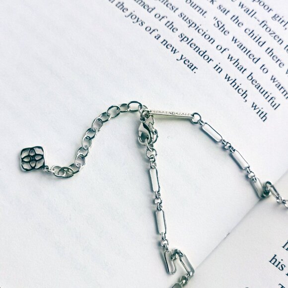 NEW KENDRA SCOTT Faceted Reid White Howlite Silver Long Pendant Necklace AUTHENT - Picture 3 of 3